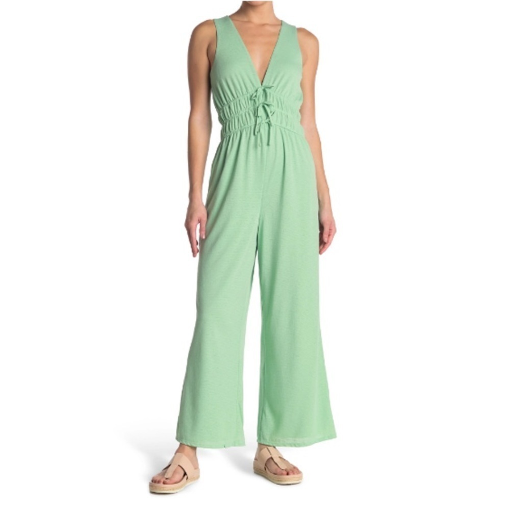 NSR • Women s Knit Pull-On Sleeveless V-Neck Smocked Waist